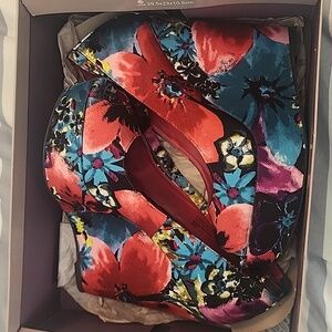 Bakers Floral Wedge
